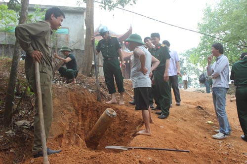 Hà Tĩnh: Phát hiện quả bom trong chùa - 1