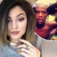 Thể thao - Người mẫu tuổi teen cổ vũ “độc cô cầu bại” Mayweather