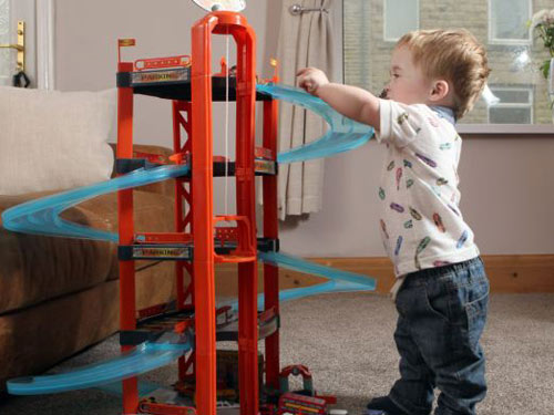 “Thiên thần” 3 tuổi mắc bệnh lùn hiếm gặp - 3