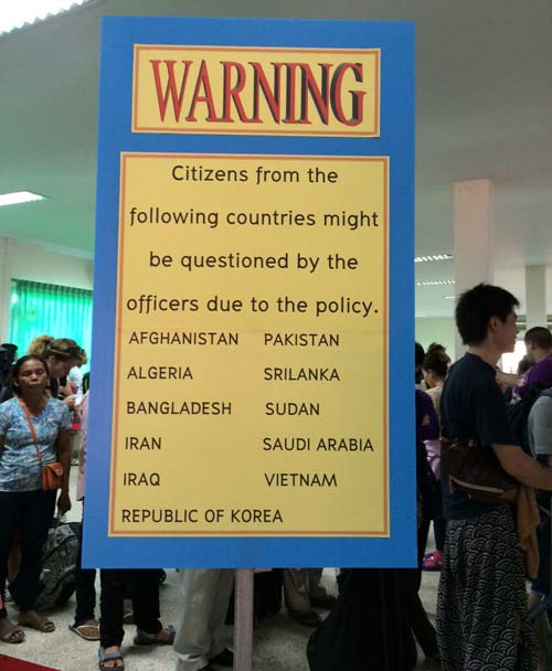 Du khách Việt "nóng mặt" vì bị kỳ thị - 1