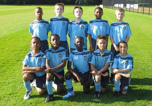 Thần đồng 9 tuổi khiến Man City "phát cuồng" - 2