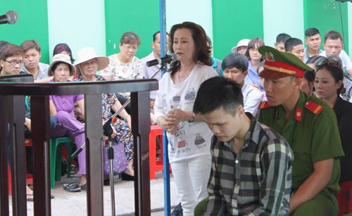 Lòng bao dung của những người mẹ tại tòa - 2