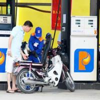 Thị trường - Tiêu dùng - Petrolimex: Báo lỗ nhưng lại lãi khủng