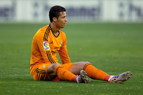 Ronaldo chấn thương nhẹ, vẫn dự CK Cúp C1 - 1