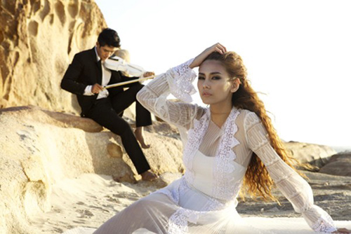 7 chân dài Việt thất bại khi cầm mic - 3