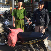 Pháp luật - Cẩu tặc ném ớt bột vào cảnh sát để thoát thân