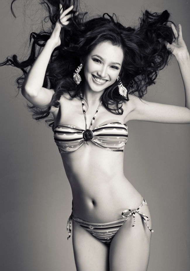 Hoa hậu Trúc Diễm có thân hình thon gọn sexy
