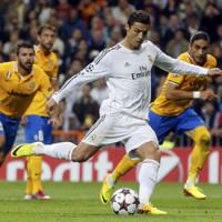 Bóng đá - Ronaldo cạnh tranh “Bàn chân vàng” với Pirlo