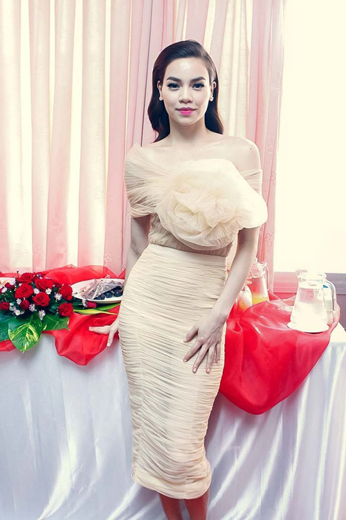 4 giám khảo X-Factor được yêu thích vì mặc đẹp - 10