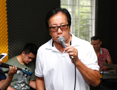 Elvis Phương, Mr. Đàm "hâm nóng" phòng tập - 2