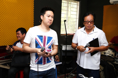 Elvis Phương, Mr. Đàm "hâm nóng" phòng tập - 6