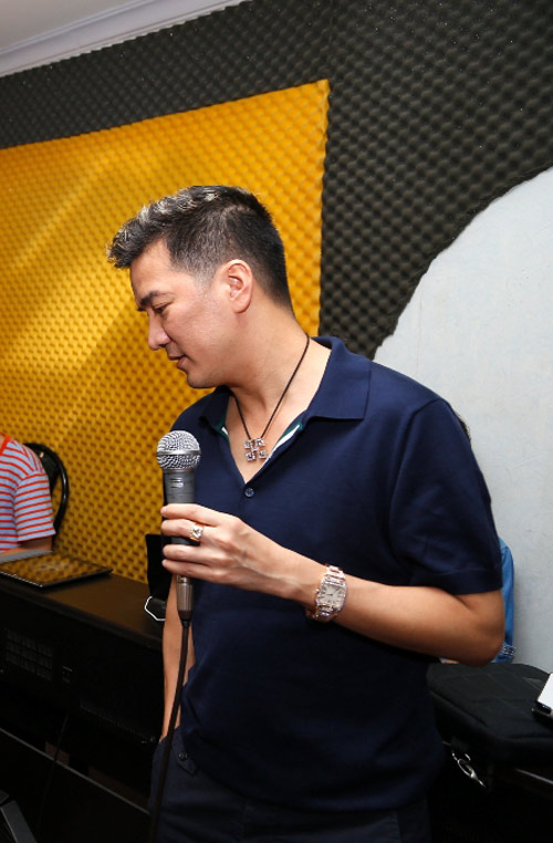 Elvis Phương, Mr. Đàm "hâm nóng" phòng tập - 3