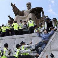 Tin tức trong ngày - Người nhà nạn nhân phà Sewol đòi tổng thống từ chức