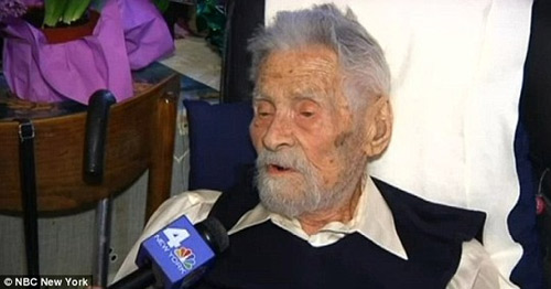 Người 111 tuổi trở thành cụ ông thọ nhất thế giới - 1