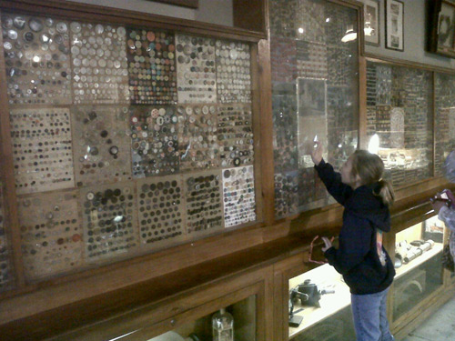 Chiếc cúc áo từ đâu mà có? - 5