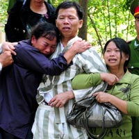 Tin tức trong ngày - Vụ ông Chấn: Bắt phó CA huyện và trưởng phòng kiểm sát