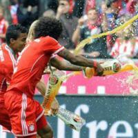 Bóng đá - Tin HOT bóng đá tối 9/5: Pep sẽ được tắm bia