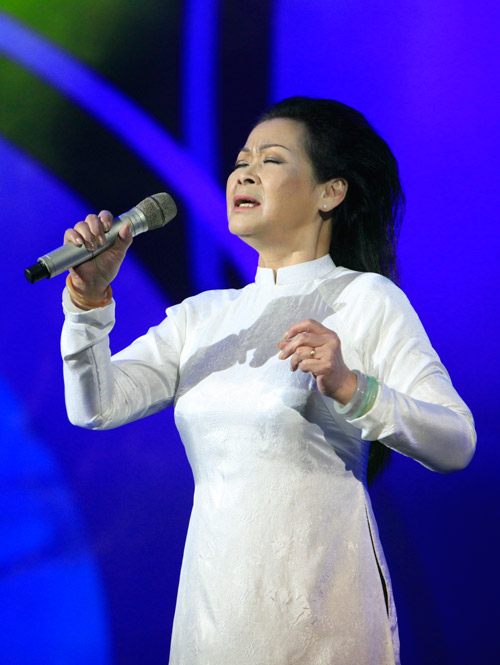 Clip hiếm: Khánh Ly "gặp lại" Trịnh Công Sơn - 8