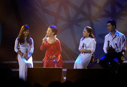 Clip hiếm: Khánh Ly "gặp lại" Trịnh Công Sơn - 8