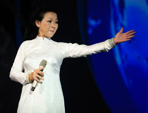 Clip hiếm: Khánh Ly "gặp lại" Trịnh Công Sơn - 5