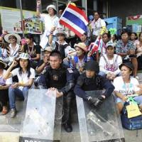 Tin tức trong ngày - Thái Lan: Hàng loạt đài truyền hình bị chiếm giữ