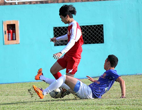 Cầu thủ “thử việc” ở U19 Việt Nam gây thất vọng - 1
