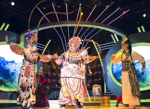 Mỹ Linh ngưỡng mộ Minh Thuận giả gái - 3