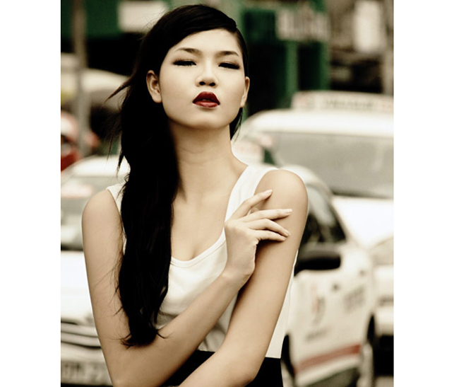 Cô là một người mẫu&nbsp;sinh năm 1995.

