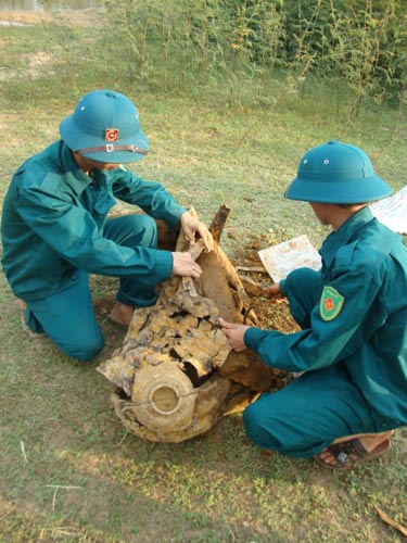 Phát hiện quả bom bi "khủng" ở Nghệ An - 3