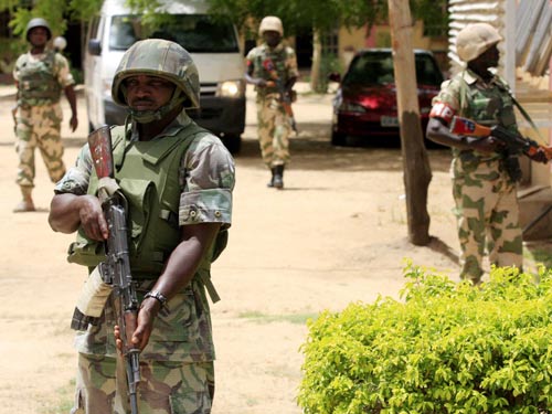 Nigeria: Quân đội bỏ lỡ thời cơ vàng cứu 276 nữ sinh - 1
