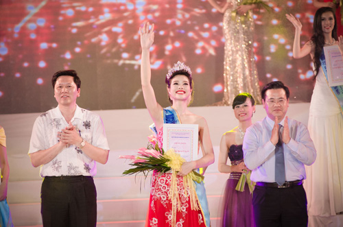 Ngắm cô gái đẹp nhất Hạ Long 2014 - 2