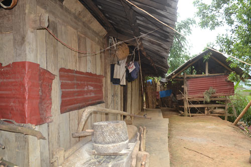 Niềm vui của người thân chờ người lạc sang Pakistan trở về - 1