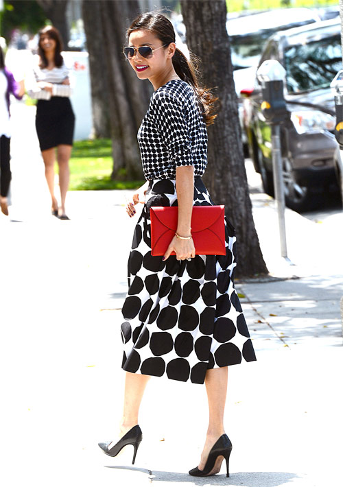 Ghen tị với thời trang của "đóa hồng lai" - 5