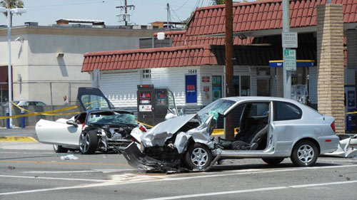Hyundai Accent đâm nát Ferrari 458, tài xế tử vong - 1