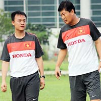 Bóng đá - HLV ĐT nữ Việt Nam lo lắng vì sân tập quá xấu