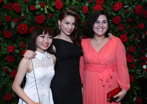 Vợ chồng Hà Hồ lần đầu khoe con trai gây chú ý - 11