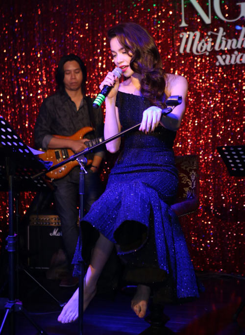 Vợ chồng Hà Hồ lần đầu khoe con trai gây chú ý - 12