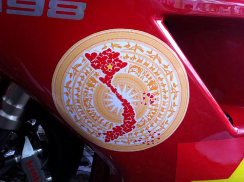 Ducati 1198 dán tem về chủ quyền biển đảo