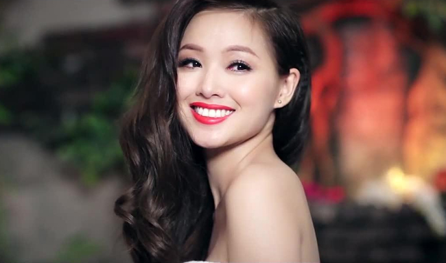 Hot girl Tâm Tít cũng là người đẹp sở hữu mái tóc quyến rũ
