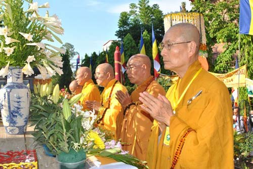 Hàng ngàn người dự Đại lễ Phật đản cầu quốc thái, dân an - 5