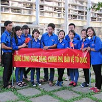 Bạn trẻ - Cuộc sống - Sinh viên Huế hướng về biển đảo Tổ quốc