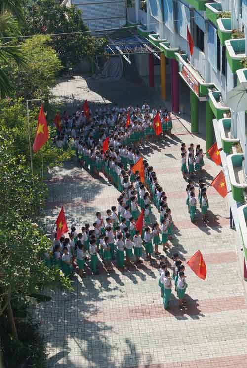 Đà Nẵng: 550 học sinh, giáo viên xếp hình bản đồ Việt Nam - 1