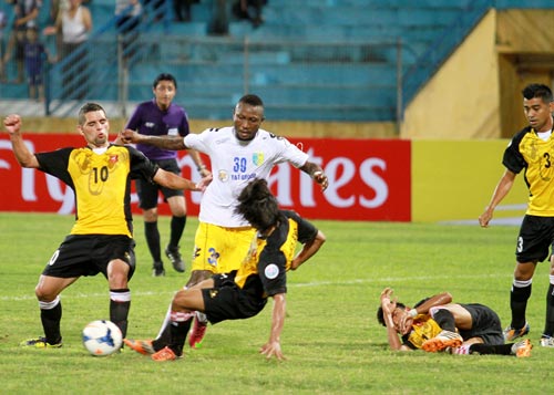Thắng giòn giã, HN.T&T lọt vào tứ kết AFC Cup - 1