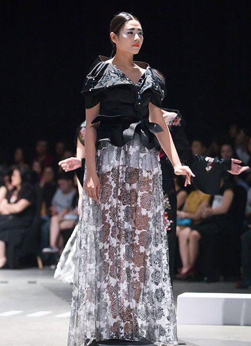 Tùng Dương làm vedette trên sàn diễn thời trang - 4