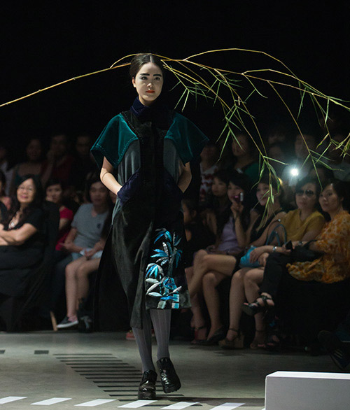 Tùng Dương làm vedette trên sàn diễn thời trang - 7