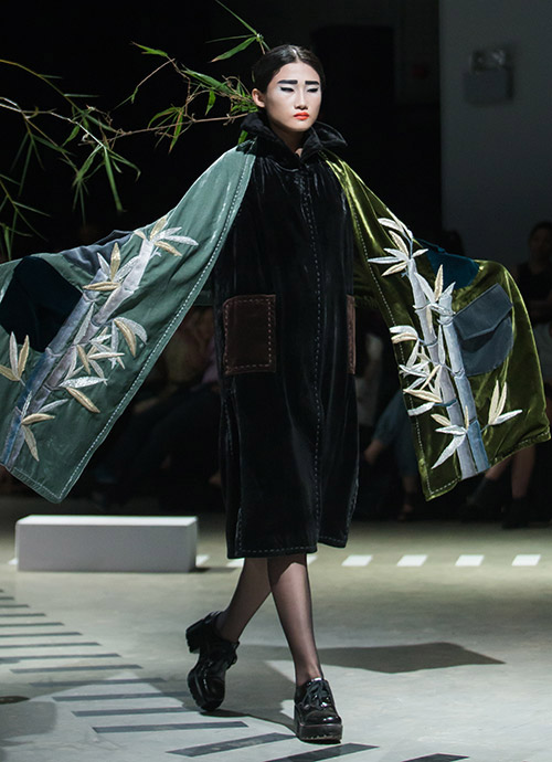 Tùng Dương làm vedette trên sàn diễn thời trang - 8