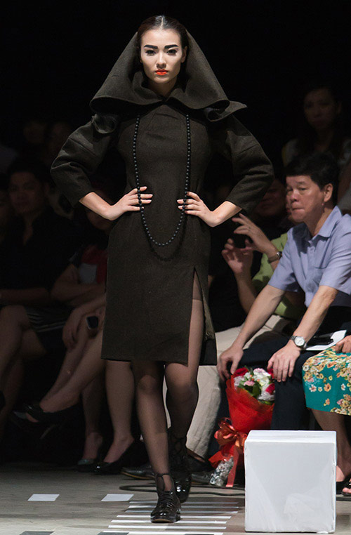 Tùng Dương làm vedette trên sàn diễn thời trang - 10