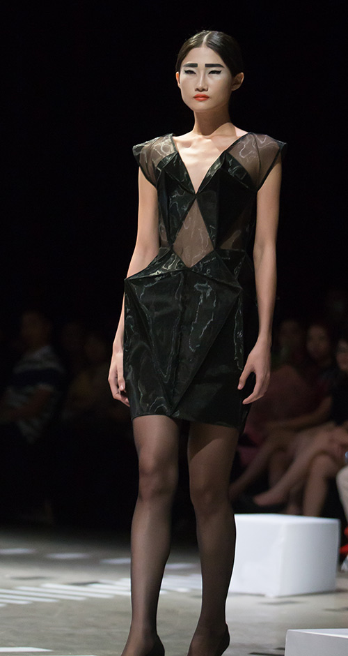 Tùng Dương làm vedette trên sàn diễn thời trang - 8