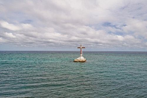 Độc đáo nghĩa trang dưới dưới biển ở Philippines - 1