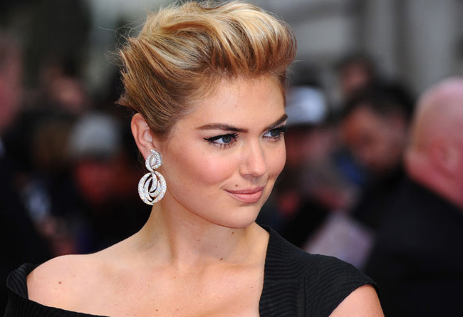 Khi tham gia buổi họp báo The Other Woman tại London đầu tháng 4 năm nay, Kate Upton ăn mặc kín đáo vẫn quyến rũ.
